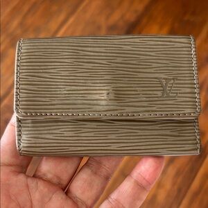 Louis Vuitton Taupe Epi 6 ring Keycase KEYHOLDER